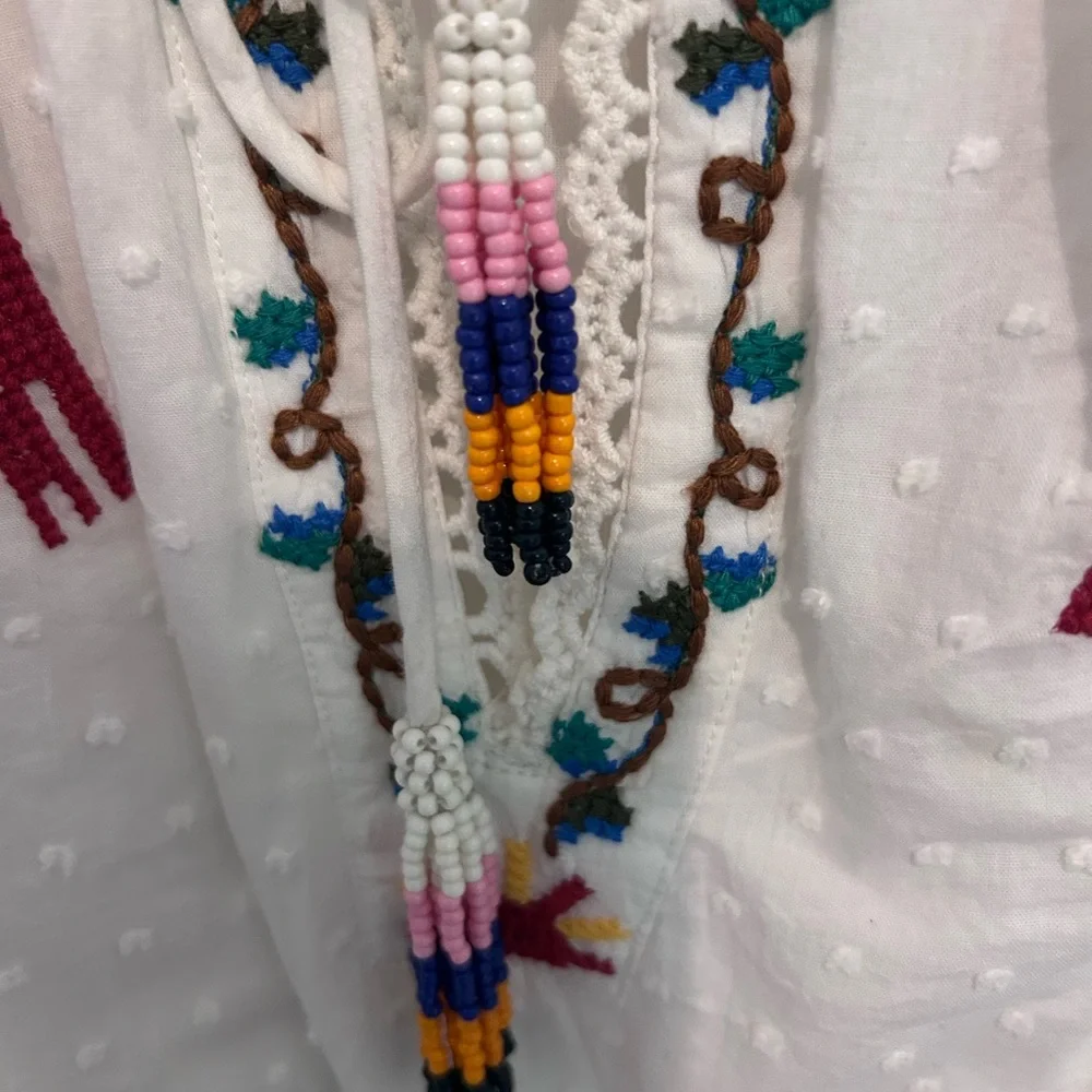 Farm Rio Embroidered White Boho Tunic Dress with Colorful Parrot Motifs small - Picture 4 of 7